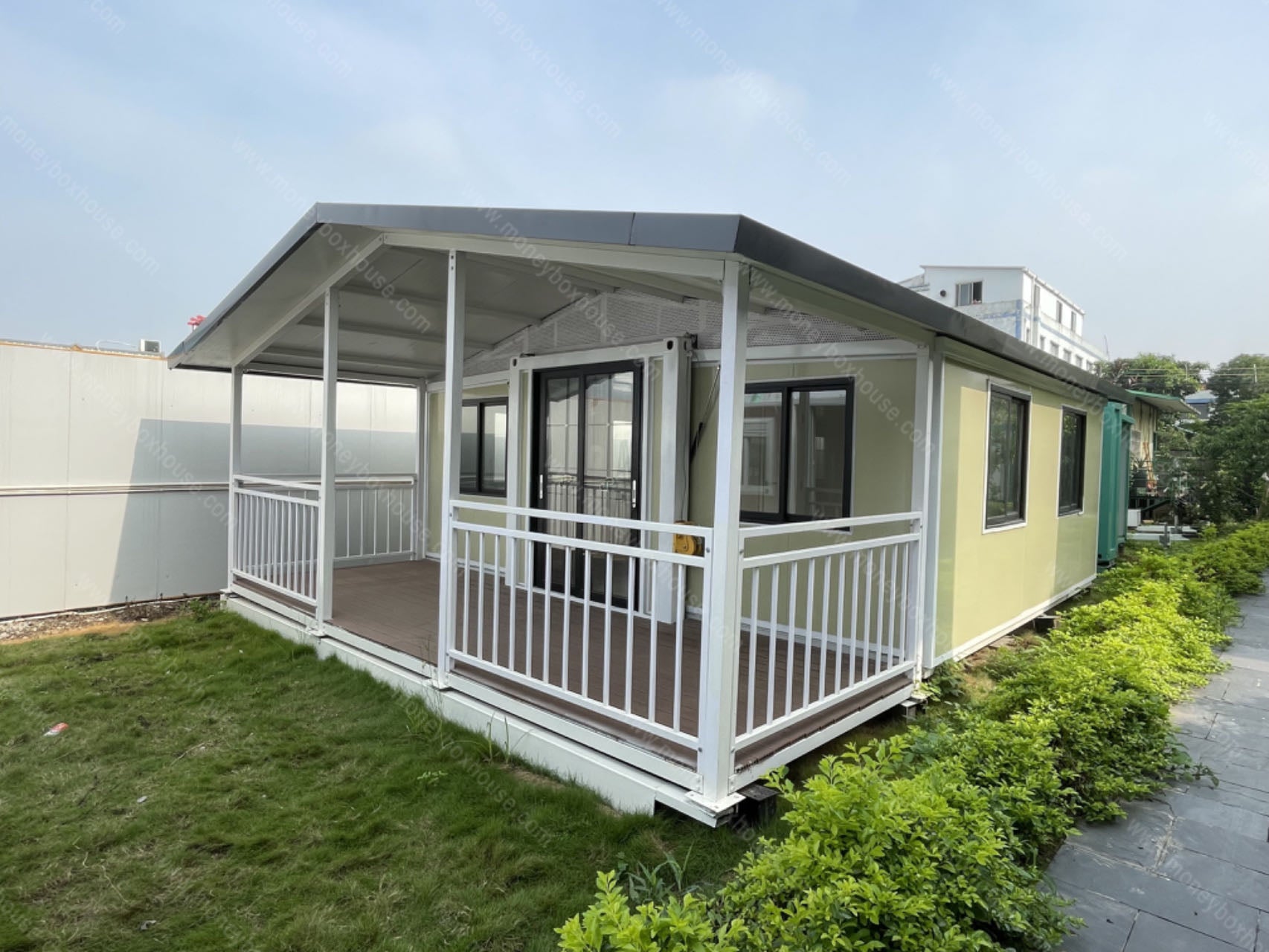 Modern Mobile House – Smart, Stylish & Ready to Move