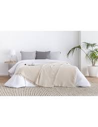 Soft double-size blanket — warm, breathable and durable comfort for double beds and everyday use