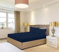 Single fitted sheet with elastic edges for a snug mattress fit – soft and breathable bedding cover