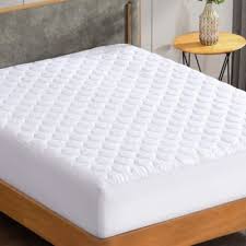 Double size quilted mattress pad – soft, breathable padded cover offering comfort and mattress protection