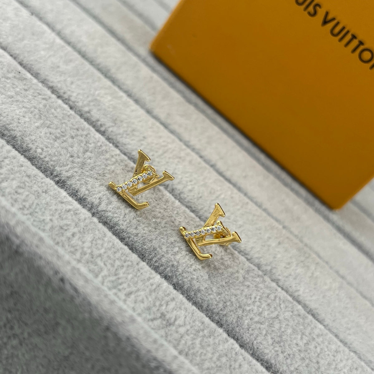 Crystal Logo Stud Earrings for Women, Gold Silver Rose Gold Tone Statement Earrings, Elegant Fashion Jewelry