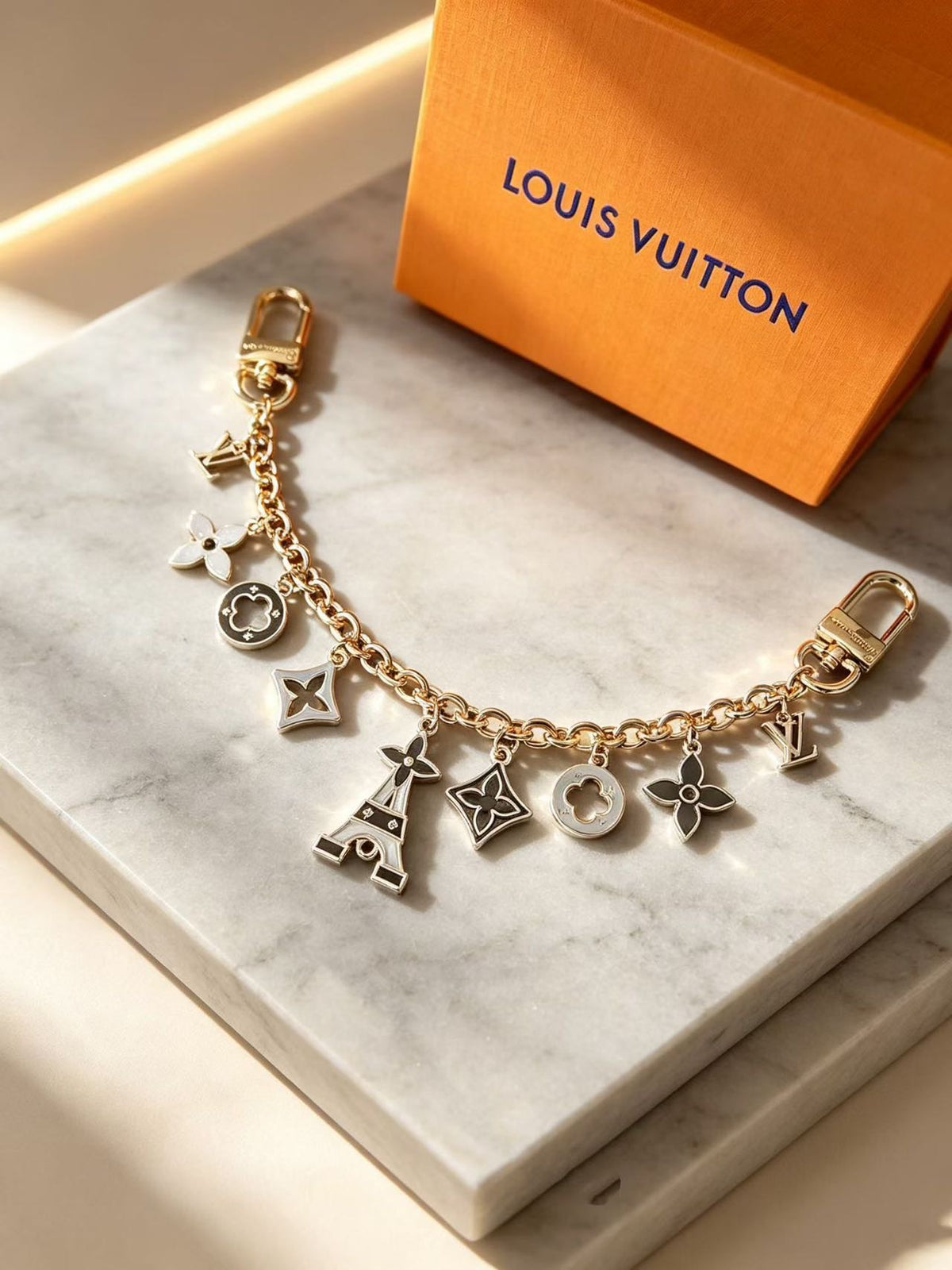 Decorative Charm Chain for Handbags – Gold & Silver Bag Accessory