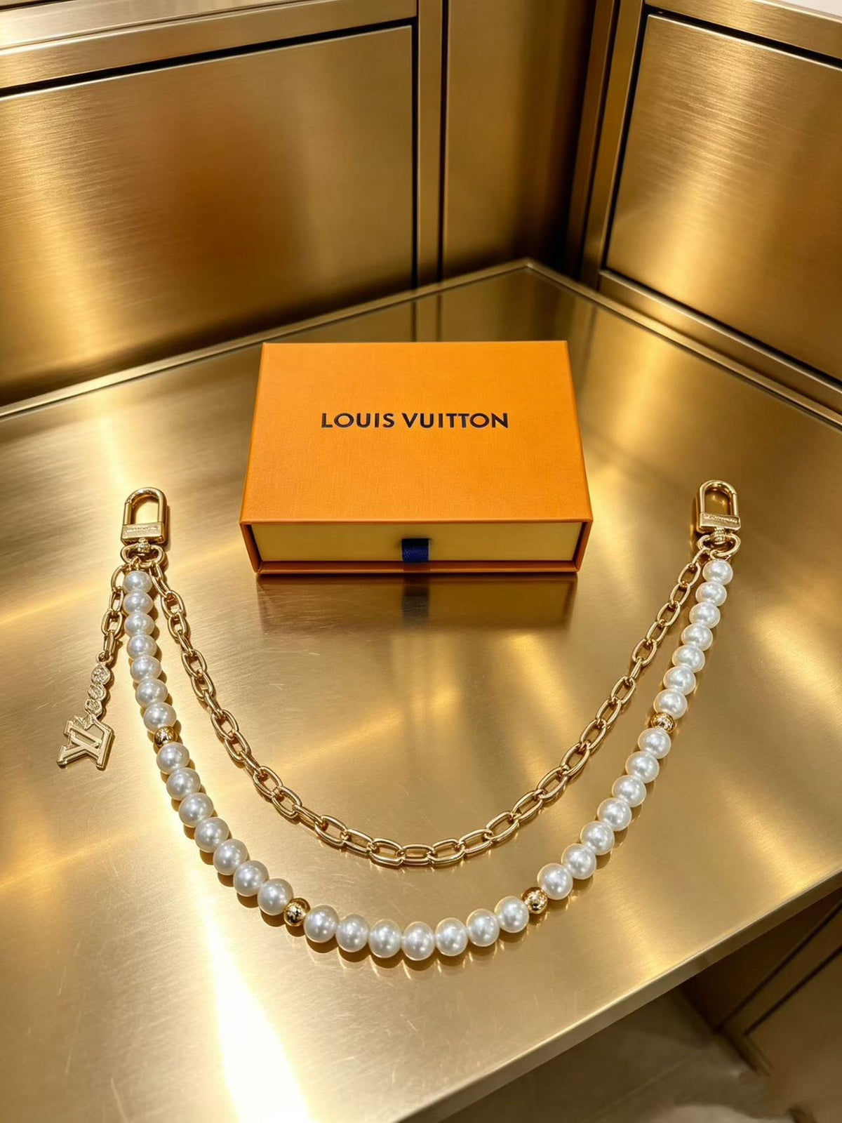 Luxury Pearl Handbag Chain Strap with Gold & Silver Metal Links – Elegant Bag Accessory