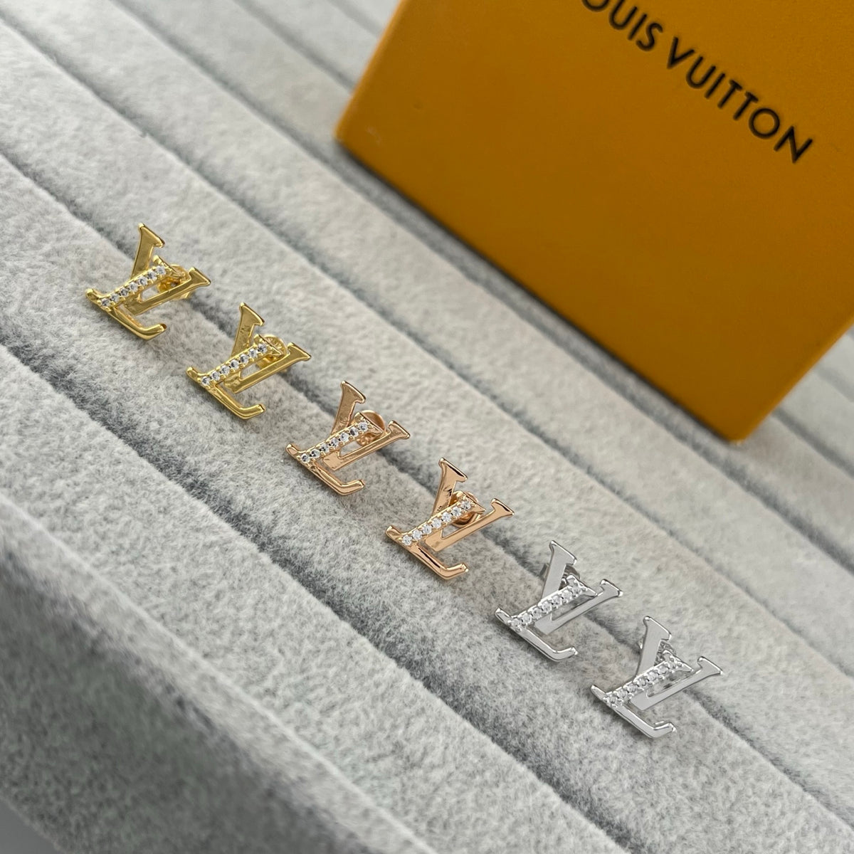 Crystal Logo Stud Earrings for Women, Gold Silver Rose Gold Tone Statement Earrings, Elegant Fashion Jewelry