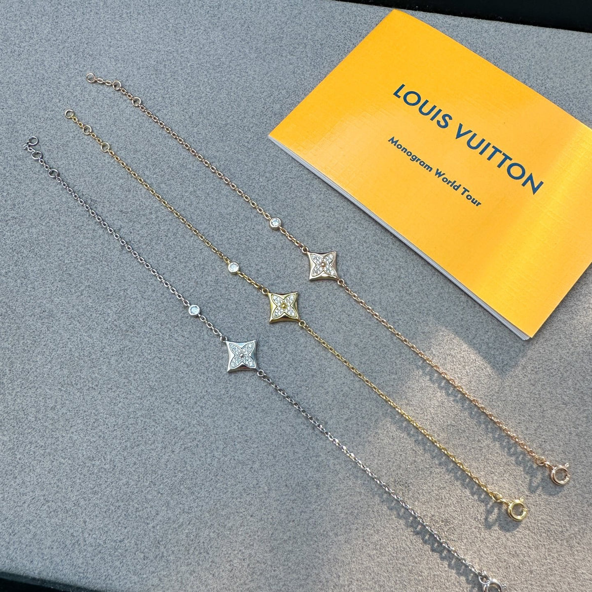 Elegant Four-Point Floral Charm Bracelet for Women, Gold Silver or Rose Gold Tone Chain Jewelry, Gift for Her